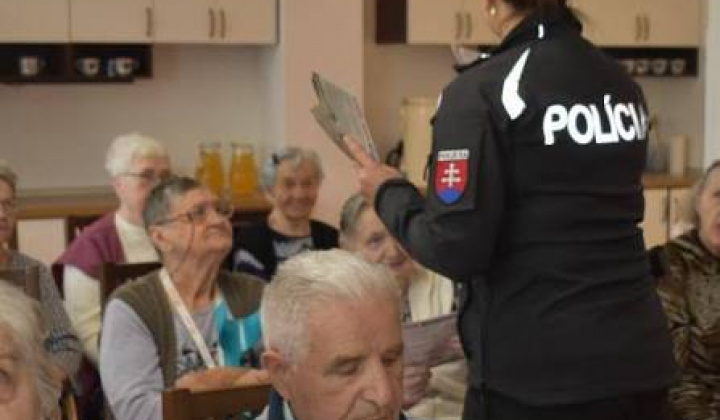 Fotka - Oznam prednáška pre seniorov Denné centrum Kapušany